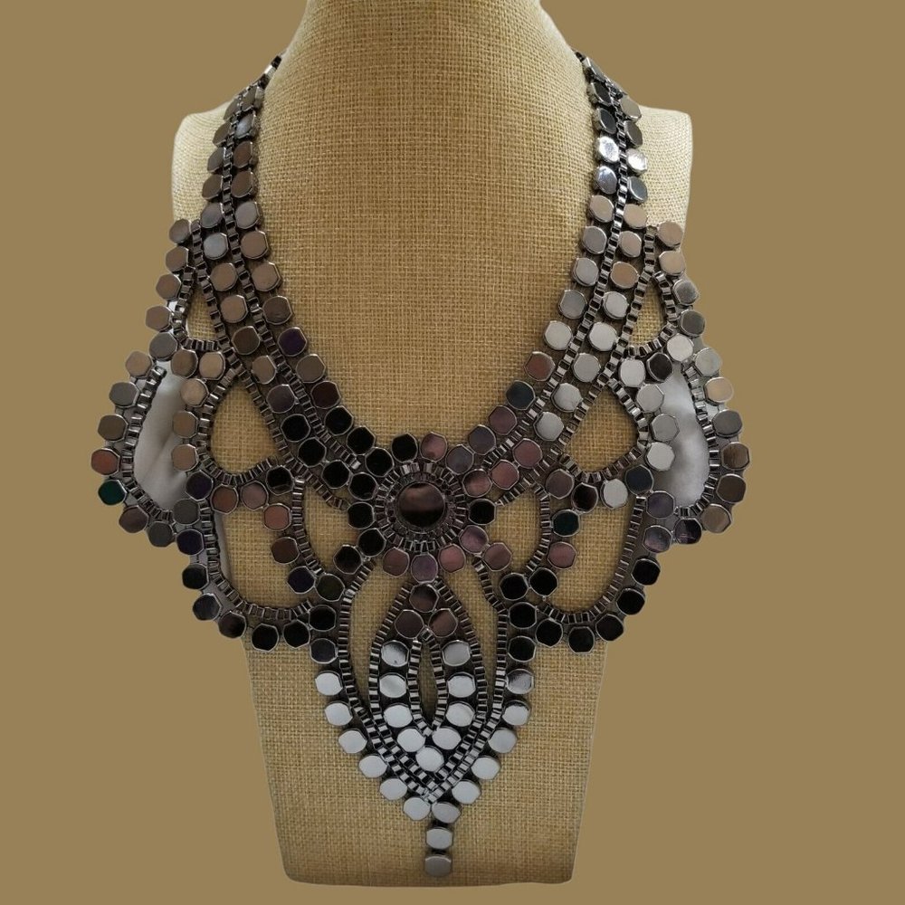 Simply VERA? PrelovedSilver Color Metal Cascading Bib Necklace Fashion Jewelry